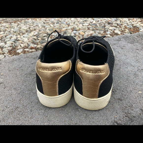 Michael Kors sneakers size 6.5 - Picture 3 of 5